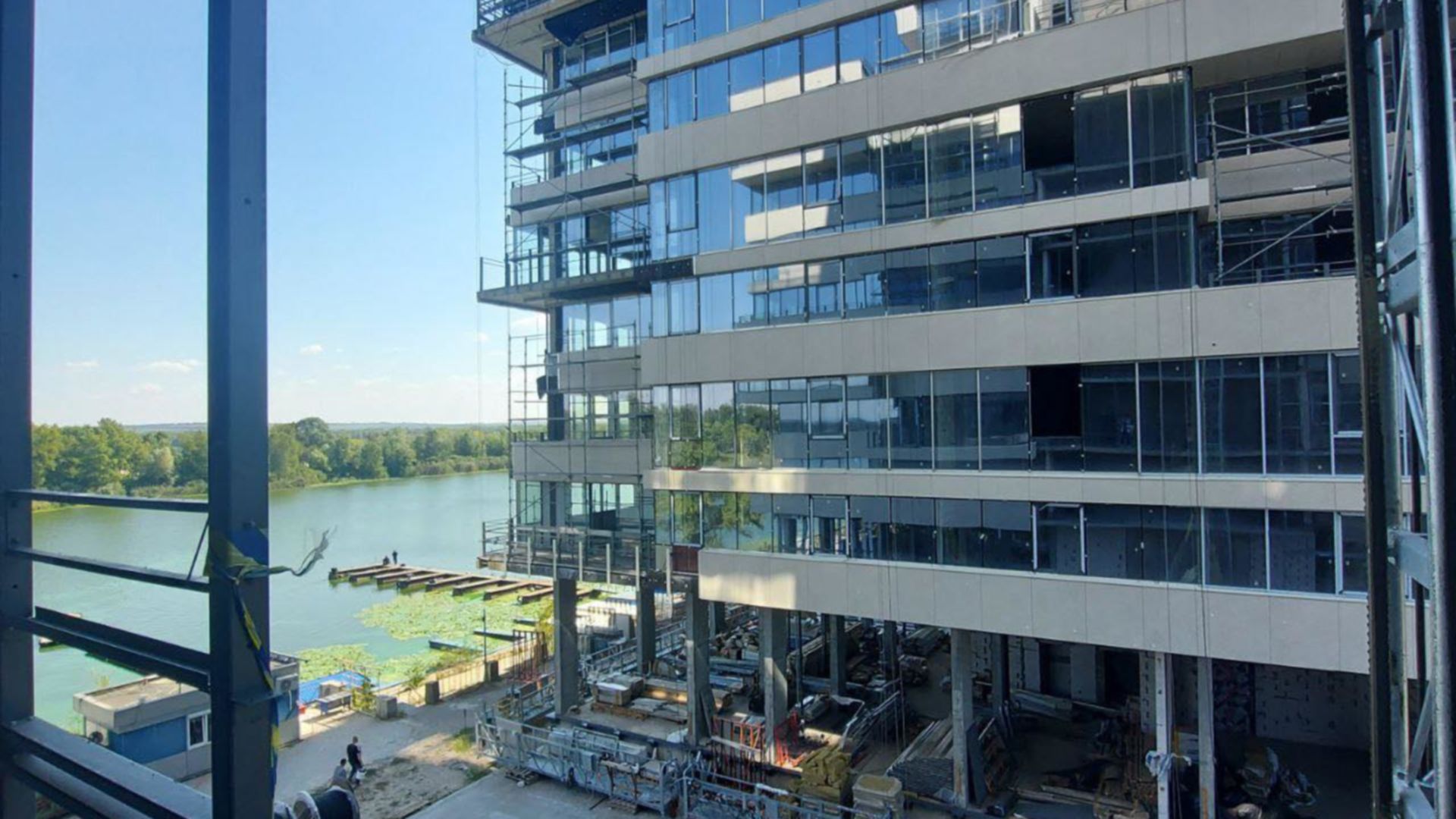 Состоянием на октябрь 2022 года Апарт-комплекс Port City ход строительства фото 488318