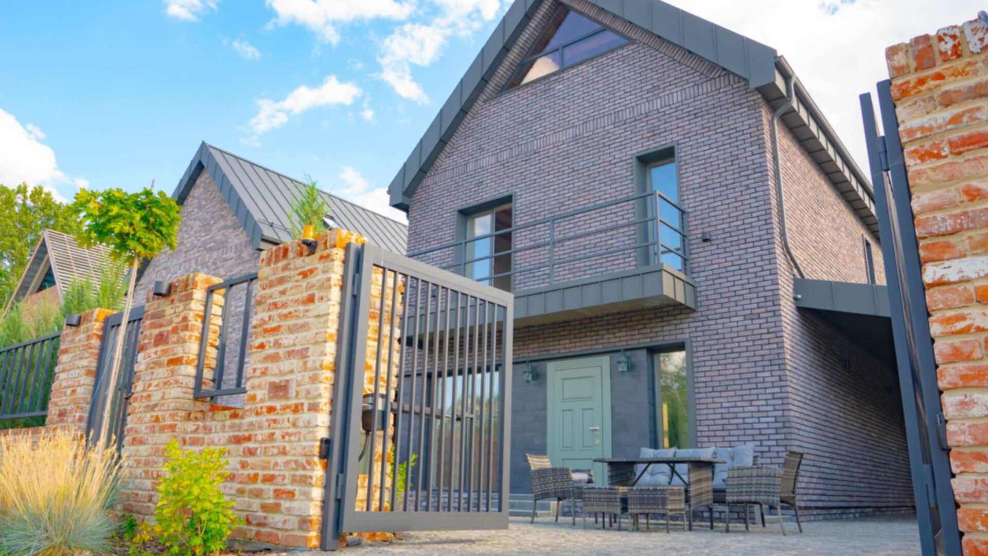 Состоянием на март 2023 года КГ BritanHouse ход строительства фото 552000