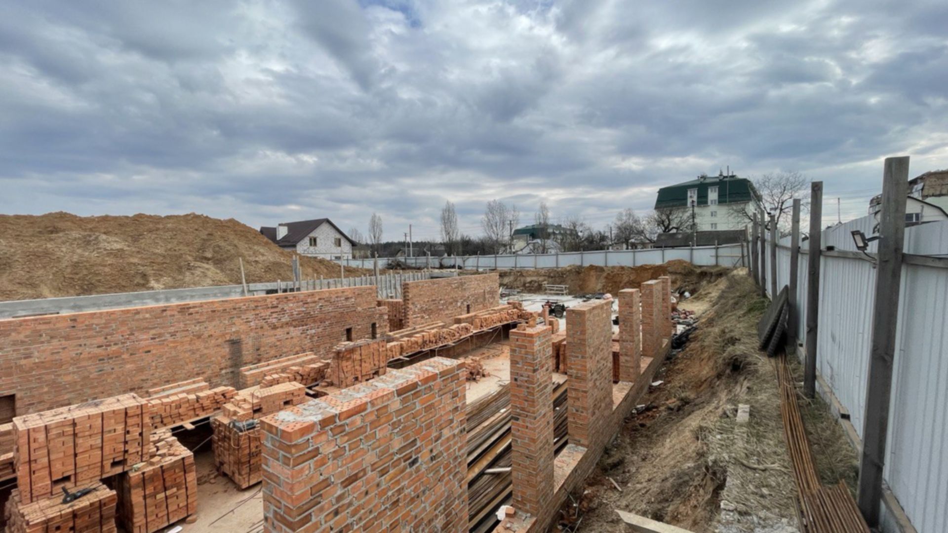 Станом на березень 2023 року ЖК Міланж хід будівництва фото 558376