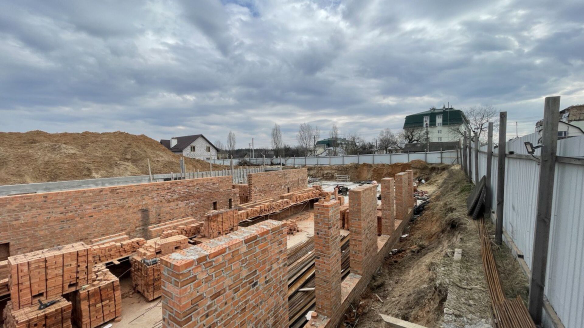 Станом на березень 2023 року ЖК Міланж хід будівництва фото 558383