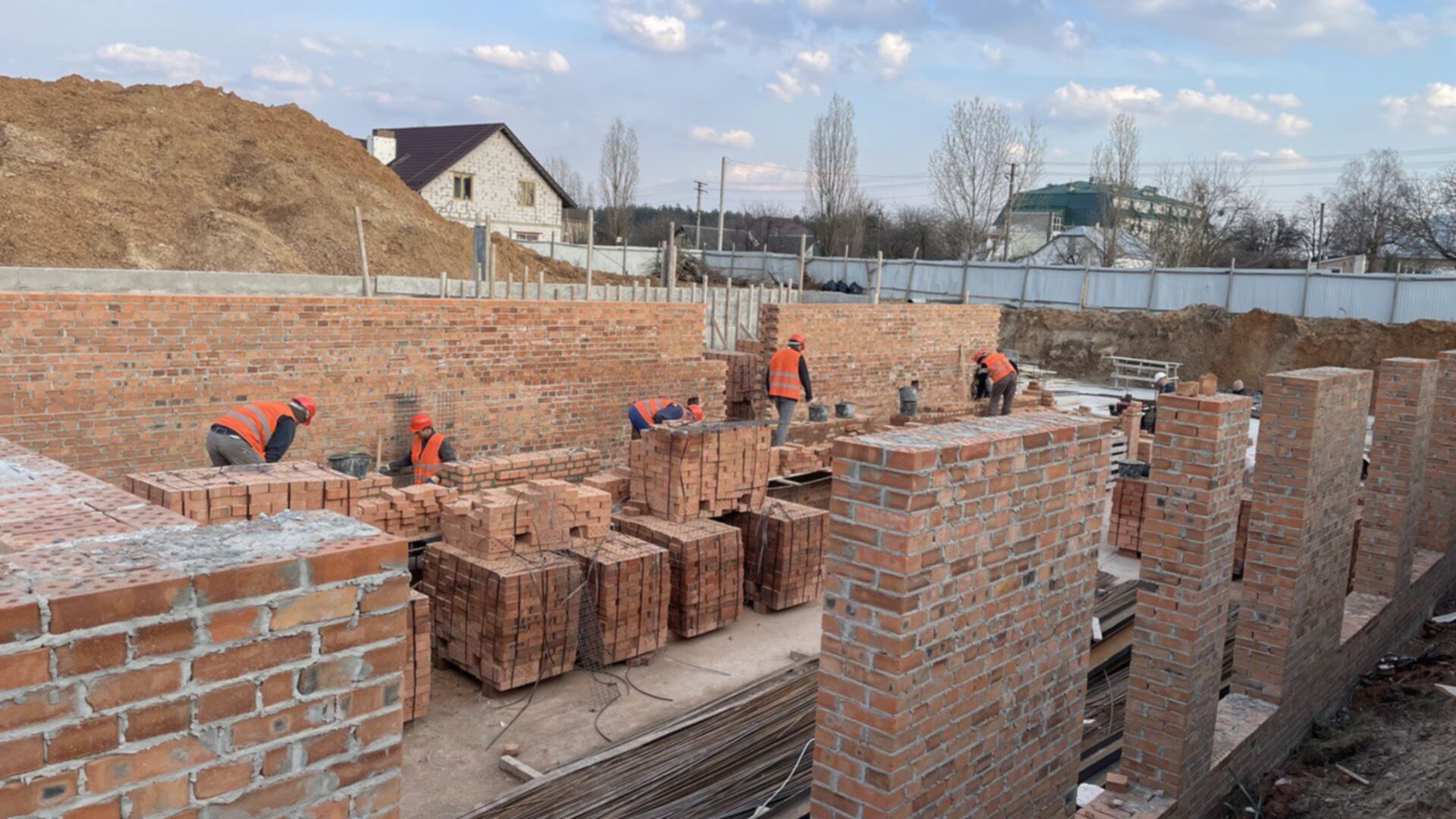 Станом на березень 2023 року ЖК Міланж хід будівництва фото 558386