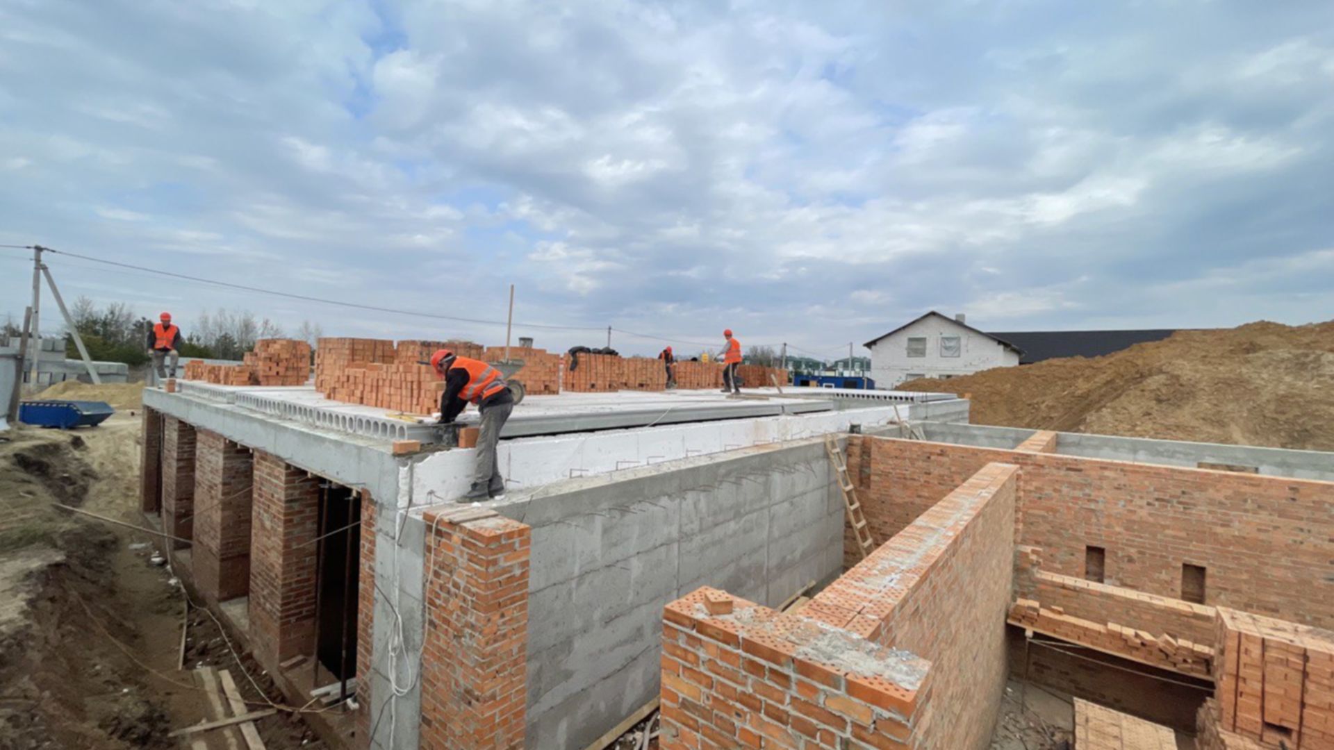 Станом на березень 2023 року ЖК Міланж хід будівництва фото 558387