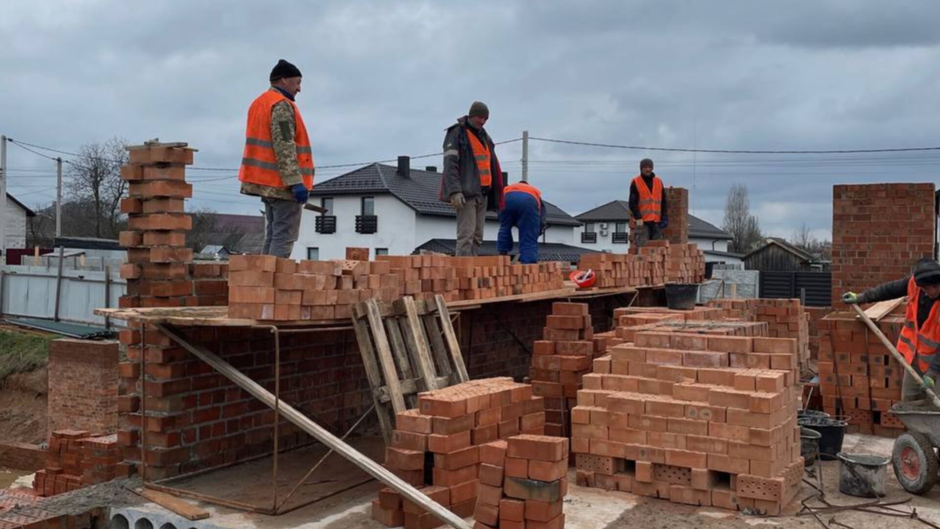 Станом на квітень 2023 року ЖК Міланж хід будівництва фото 564568