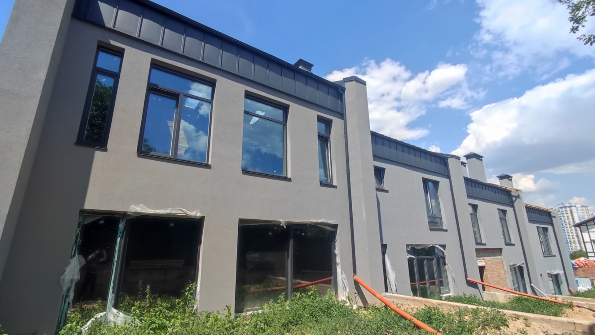 Состоянием на июль 2023 года Таунхаус Avenue House ход строительства фото 588494