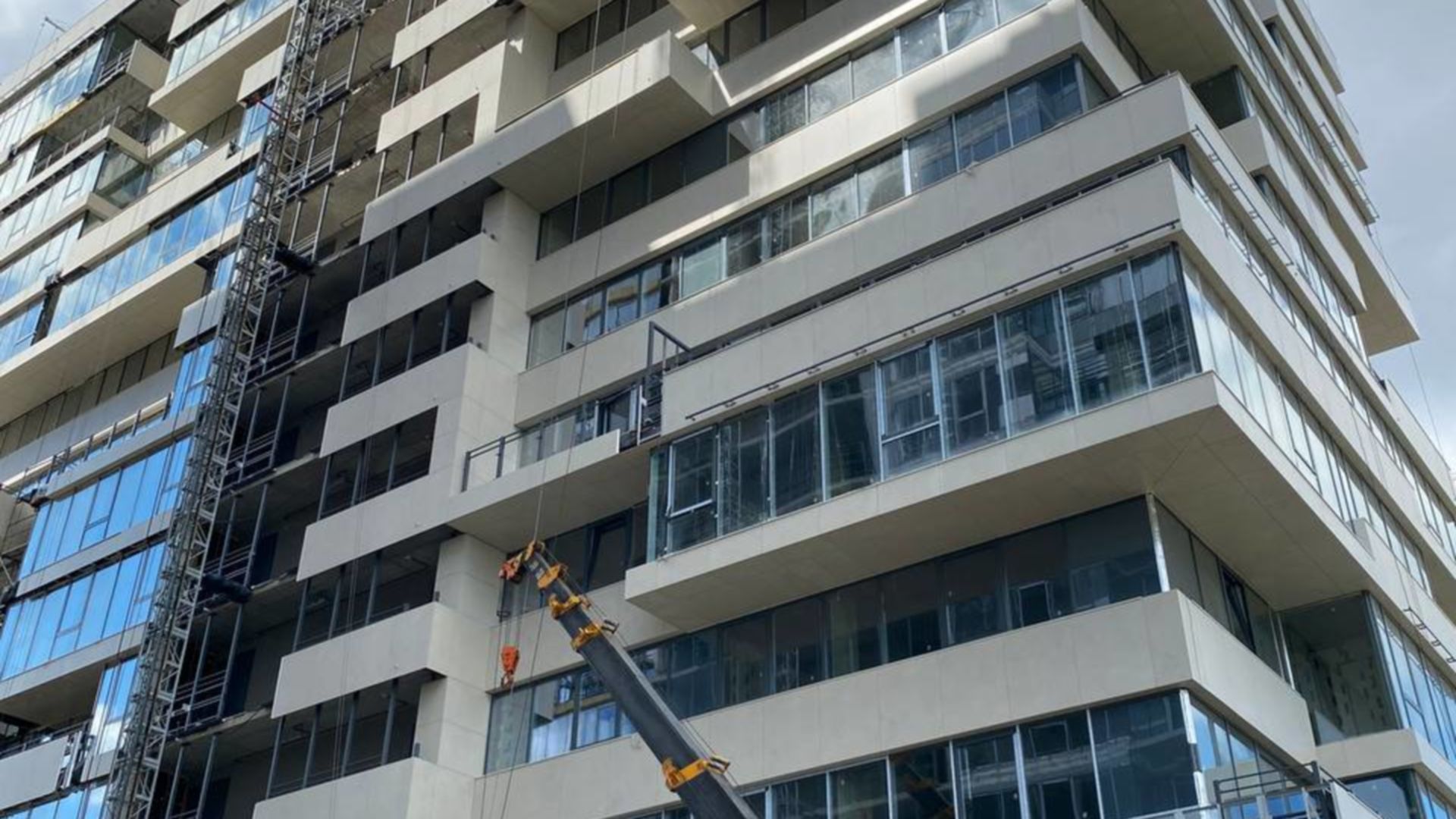 Состоянием на август 2023 года Апарт-комплекс Port City ход строительства фото 595214