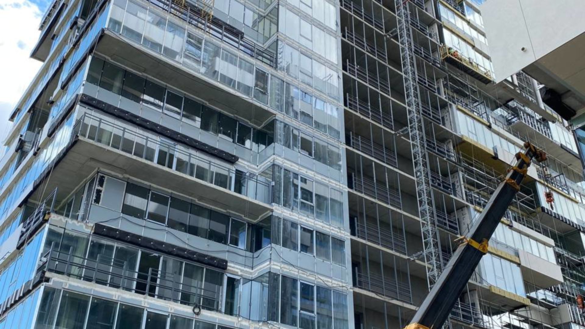 Состоянием на август 2023 года Апарт-комплекс Port City ход строительства фото 595216