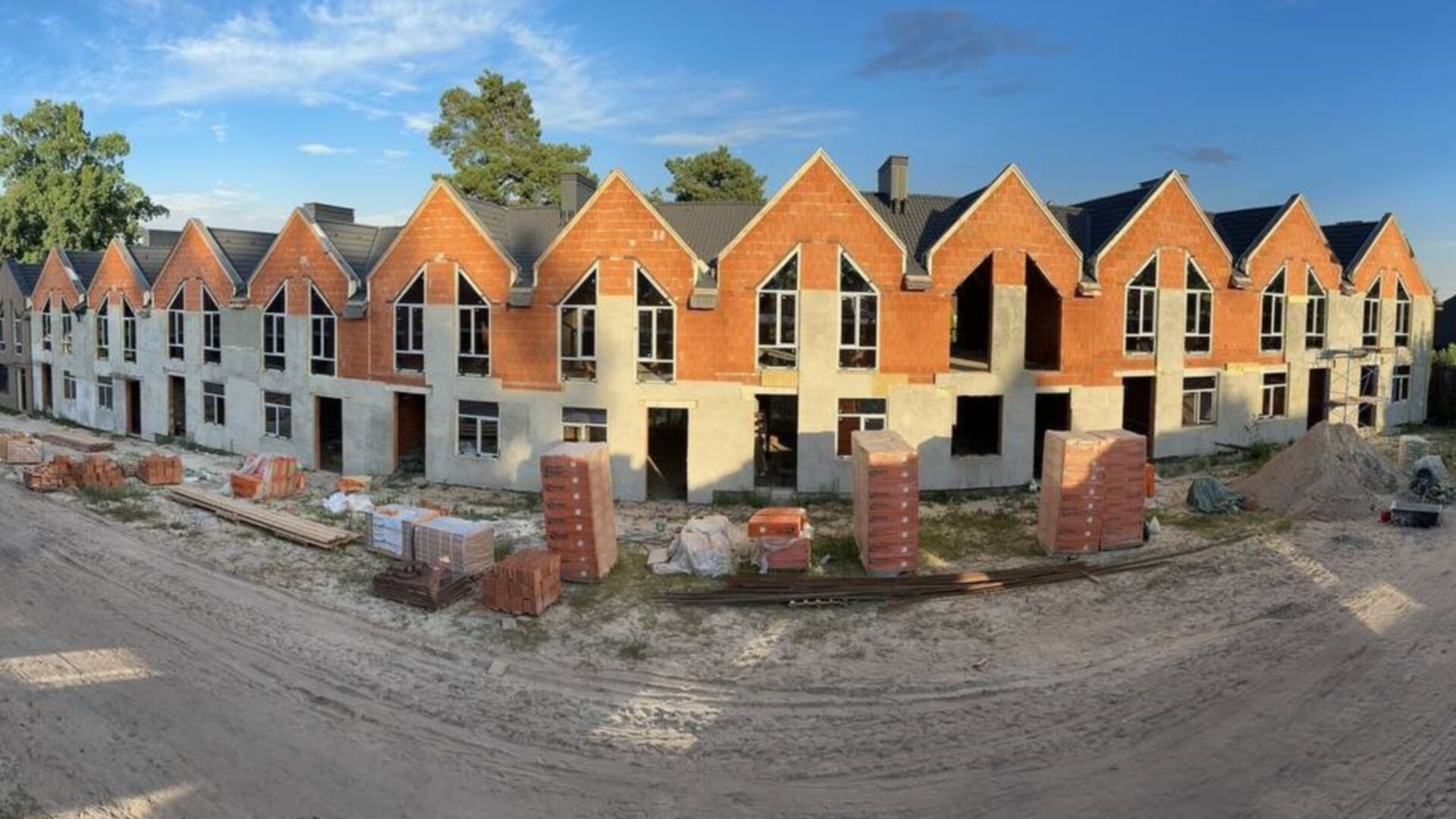 Состоянием на август 2023 года Таунхаус Fort Homes ход строительства фото 596365