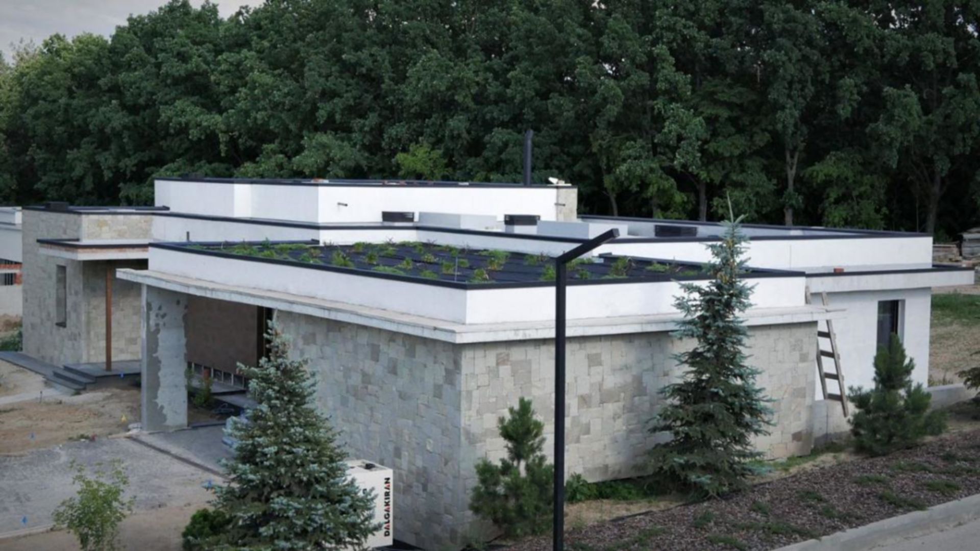 Состоянием на октябрь 2023 года КГ Obriy Family Club ход строительства фото 610747