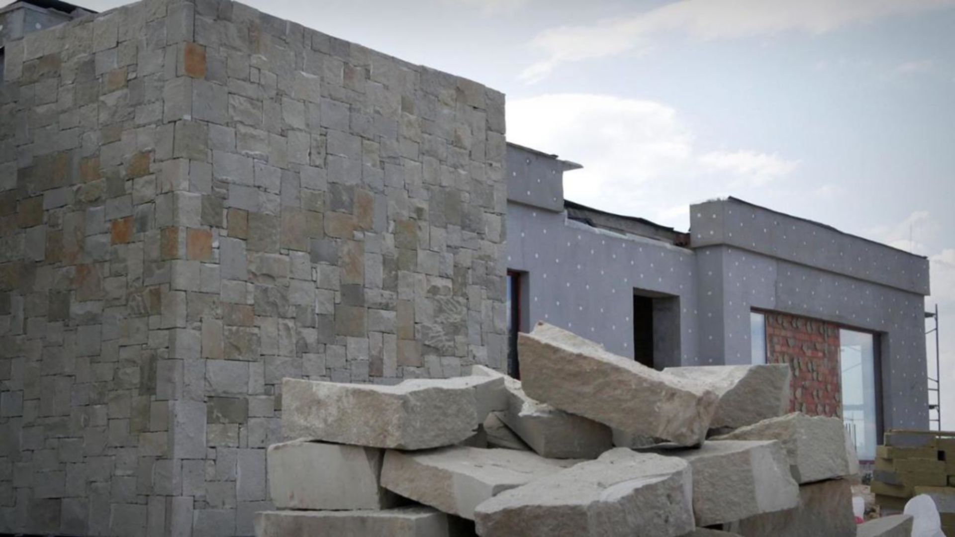 Состоянием на октябрь 2023 года КГ Obriy Family Club ход строительства фото 610748