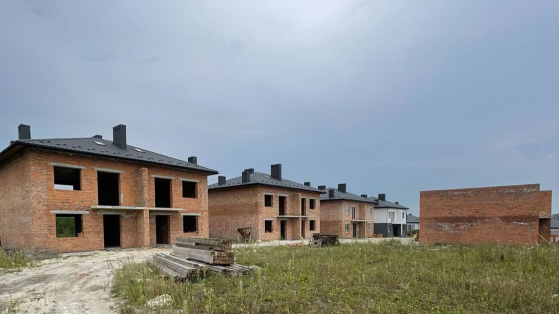 КМ Щаслива Вулиця хід будівництва фото 754016