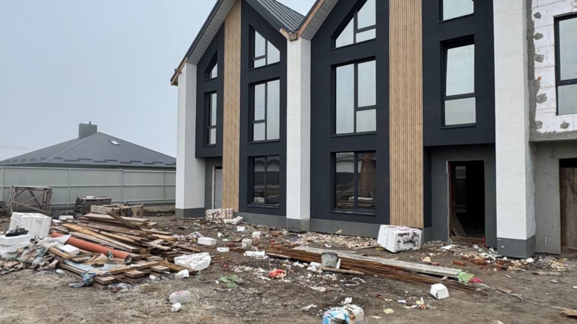 Станом на жовтень 2024 року Таунхаус Aurora Park хід будівництва фото 769573