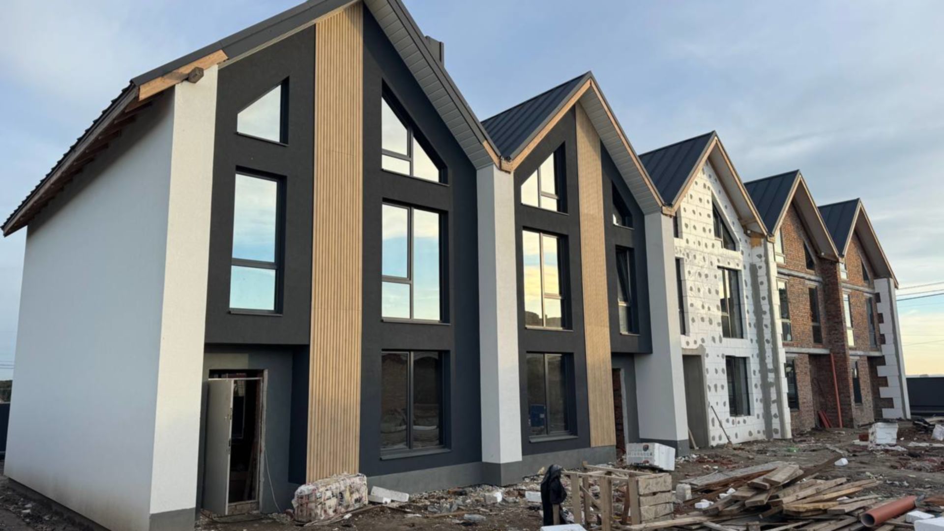 Станом на жовтень 2024 року Таунхаус Aurora Park хід будівництва фото 769574