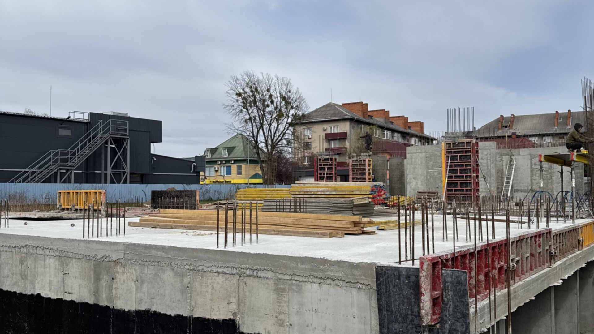 Станом на квітень 2025 року ЖК Central City Mukachevo хід будівництва фото 852213