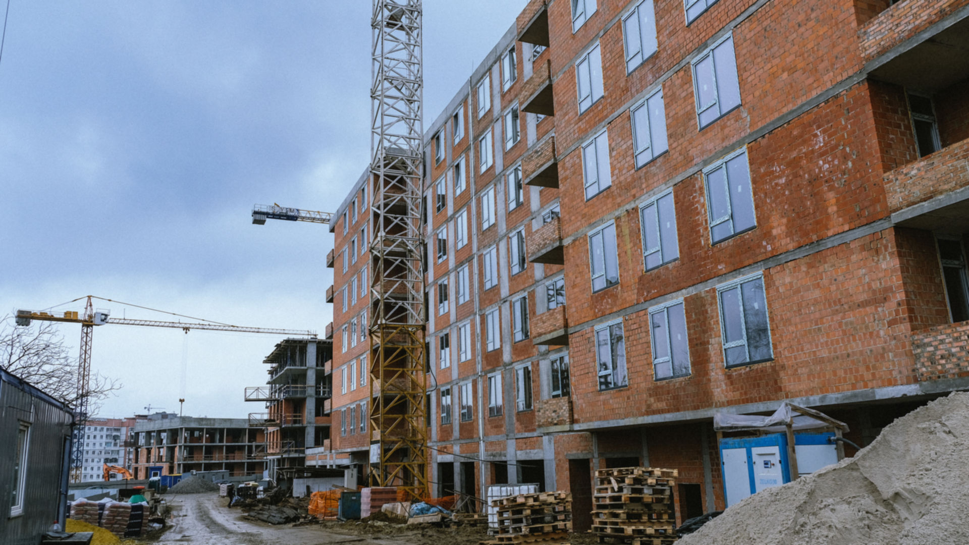 Станом на квітень 2025 року Затишний квартал MHouse хід будівництва фото 853701