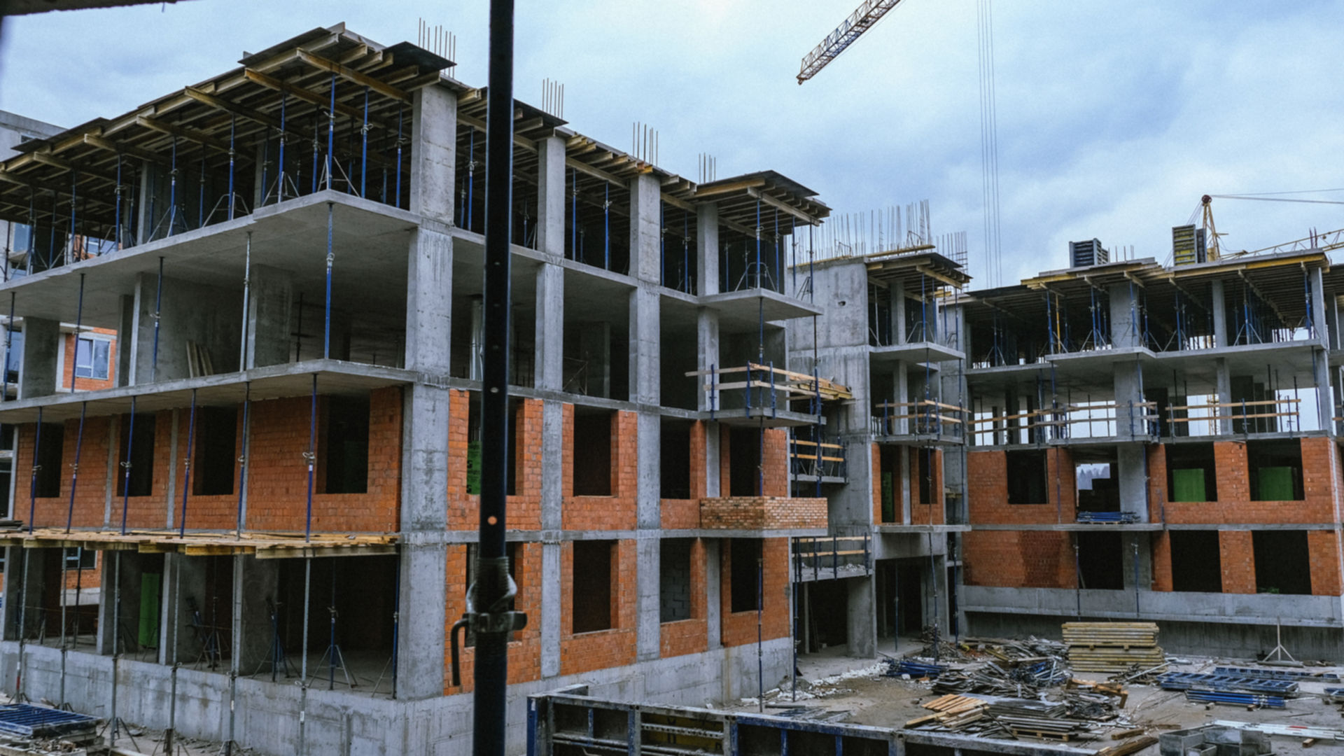 Станом на квітень 2025 року Затишний квартал MHouse хід будівництва фото 853703