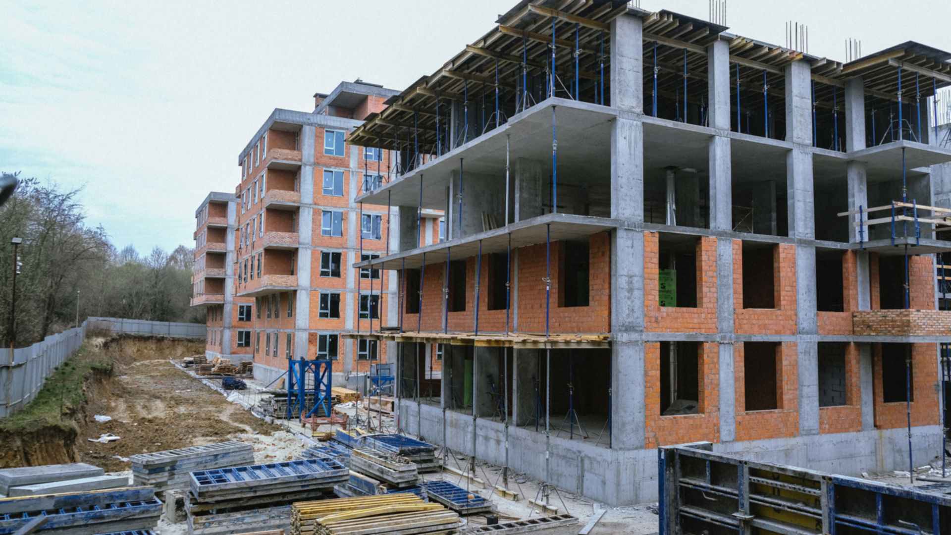 Станом на квітень 2025 року Затишний квартал MHouse хід будівництва фото 853705