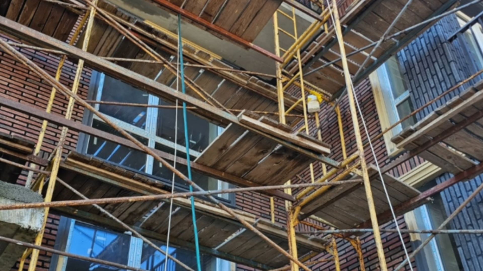 Станом на травень 2025 року Клубний будинок Безпечний дім хід будівництва фото 858828