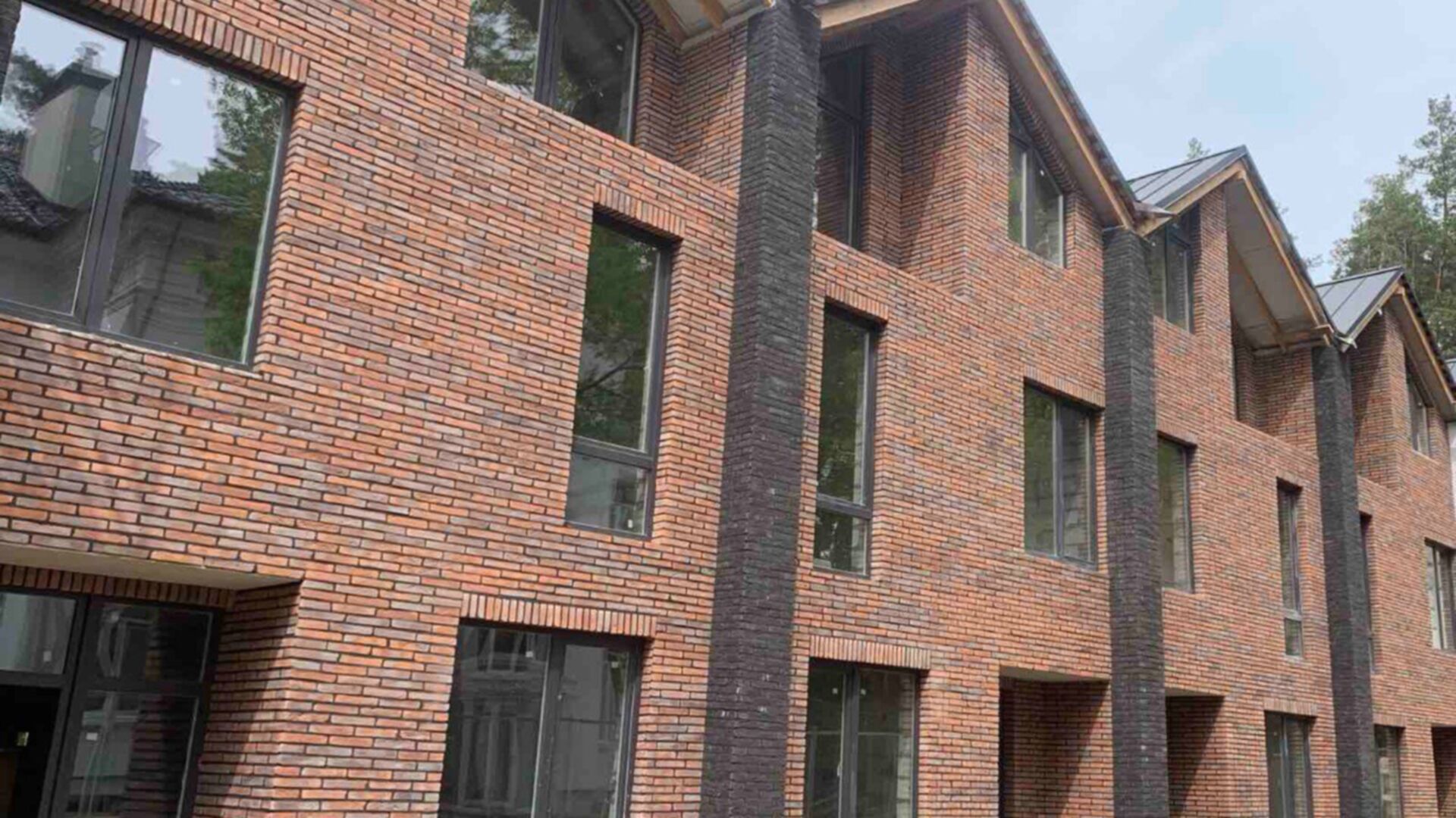 Состоянием на май 2025 года Таунхаус Forest Lane ход строительства фото 868285