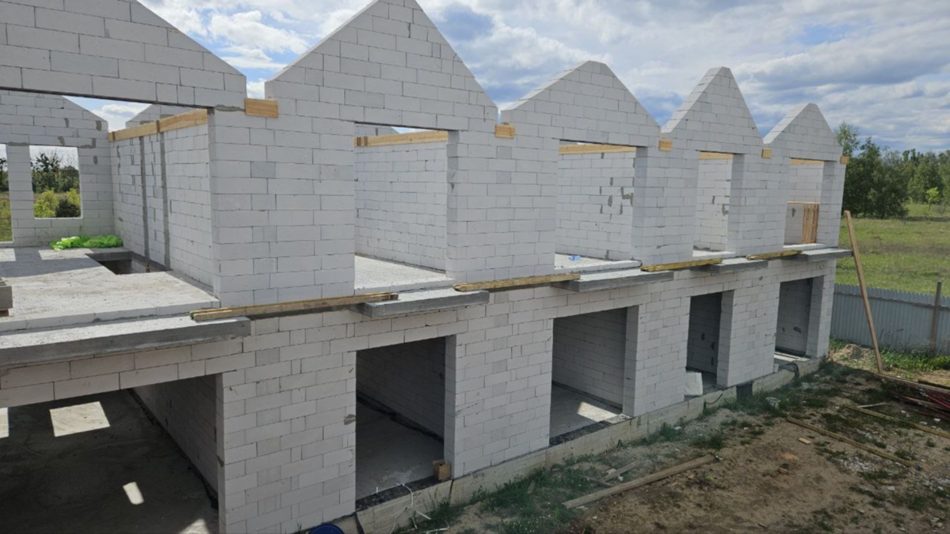 Таунхаус Sвій Dім 3 хід будівництва фото 877028