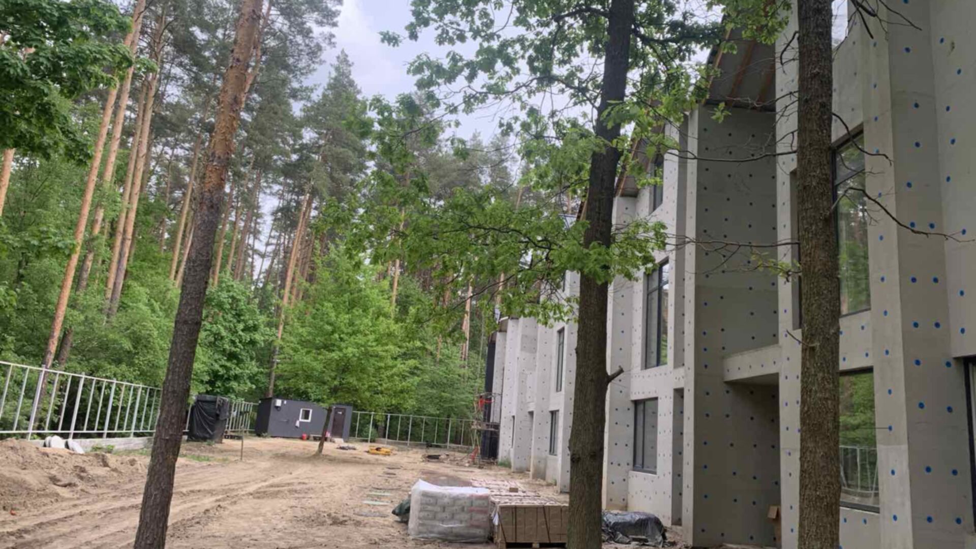 Состоянием на апрель 2025 года Таунхаус Forest Lane ход строительства фото 909554