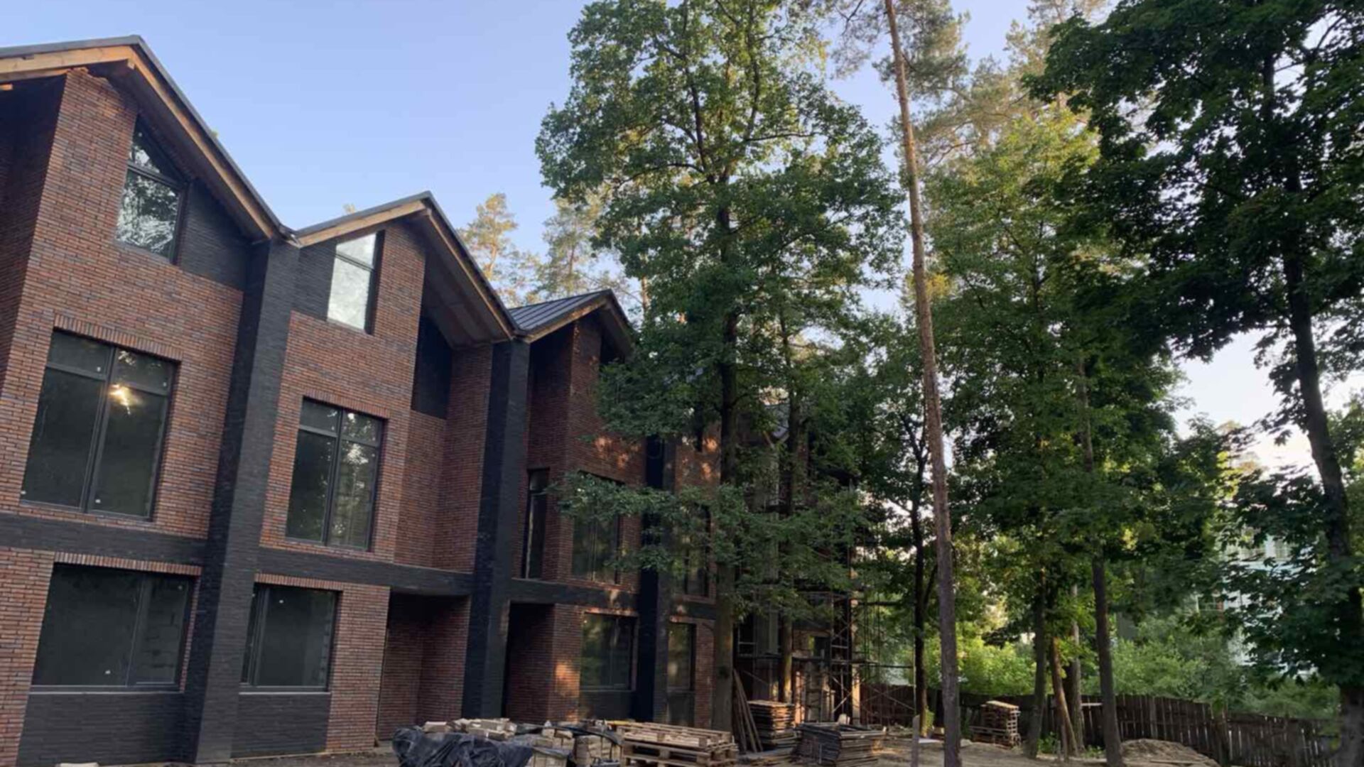 Состоянием на июнь 2025 года Таунхаус Forest Lane ход строительства фото 909563