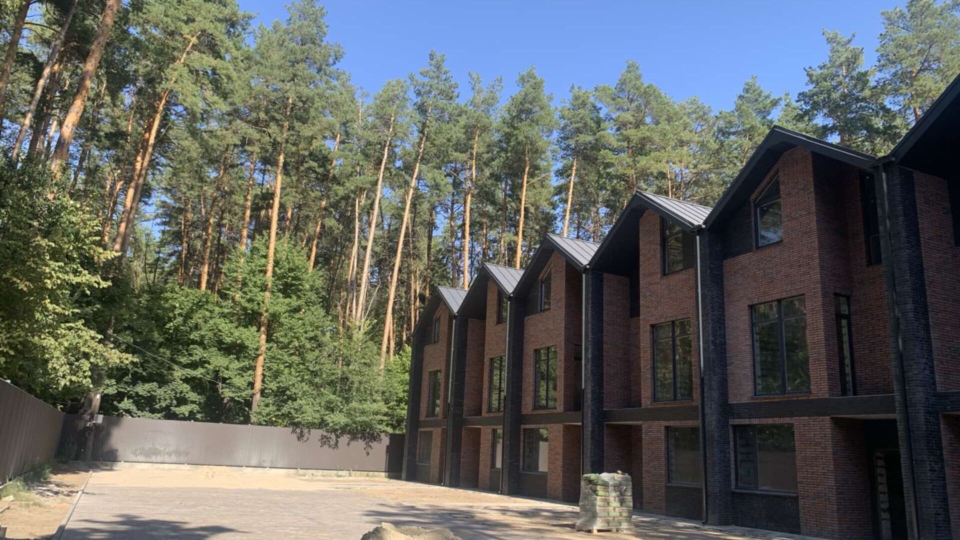 Состоянием на август 2025 года Таунхаус Forest Lane ход строительства фото 909570