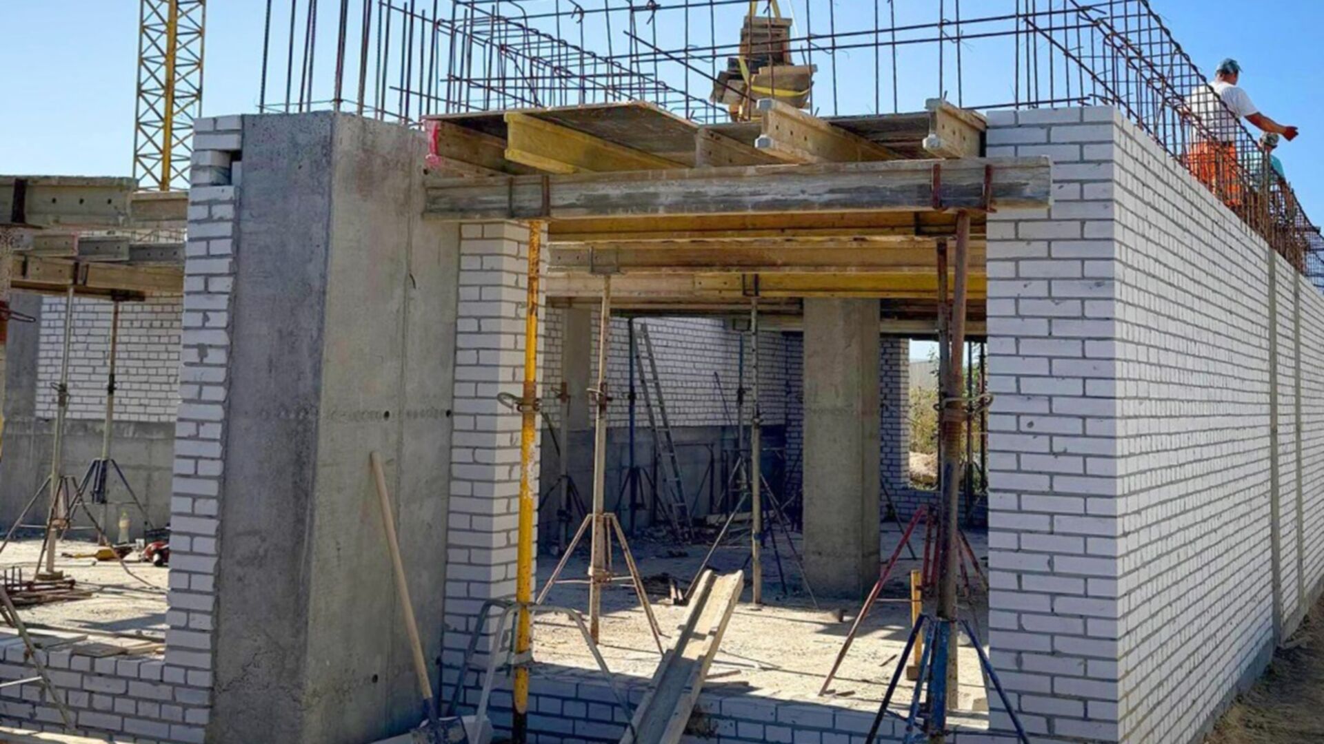 ЖК Новий Хотів хід будівництва фото 925851