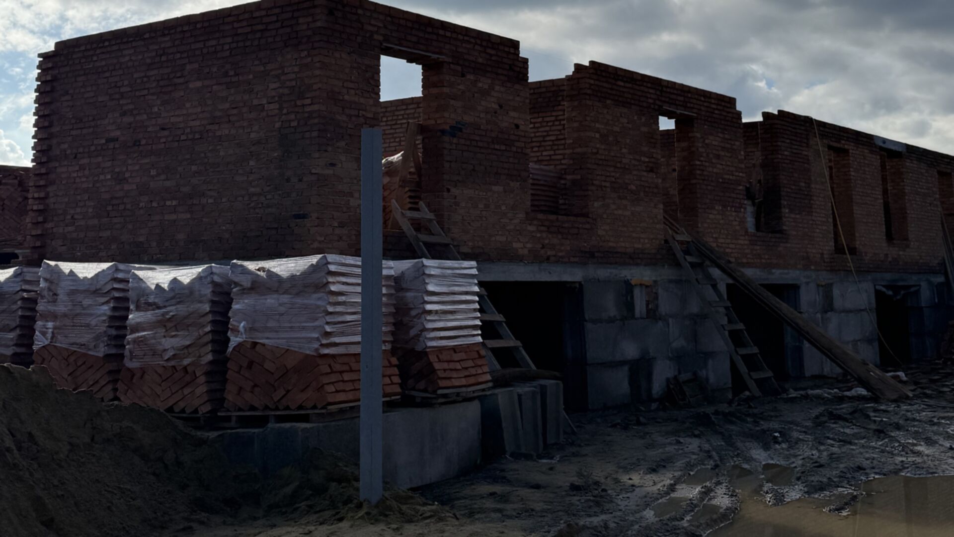 Станом на жовтень 2025 року Таунхаус The Lake хід будівництва фото 927226