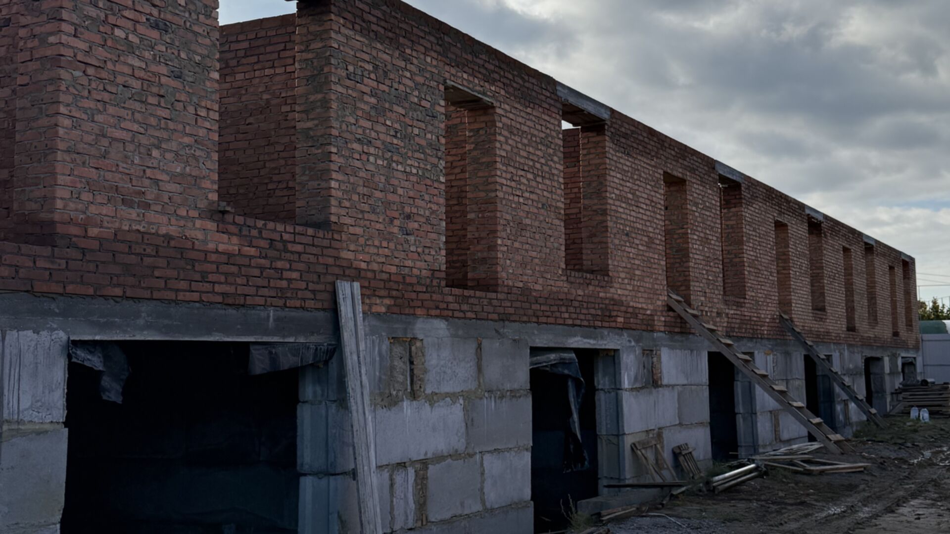 Станом на жовтень 2025 року Таунхаус The Lake хід будівництва фото 927229