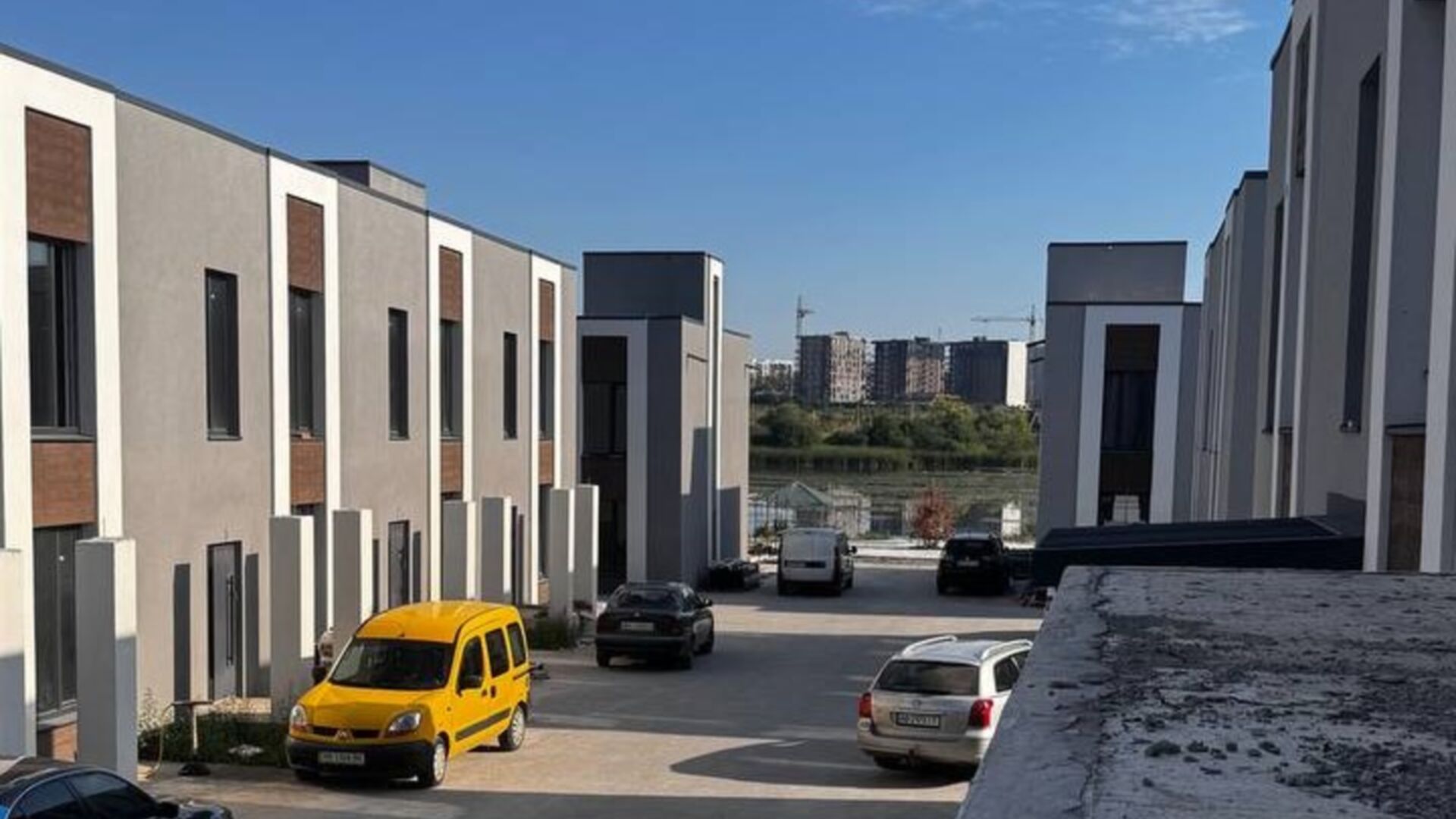 Станом на жовтень 2025 року Таунхаус The Lake хід будівництва фото 927241