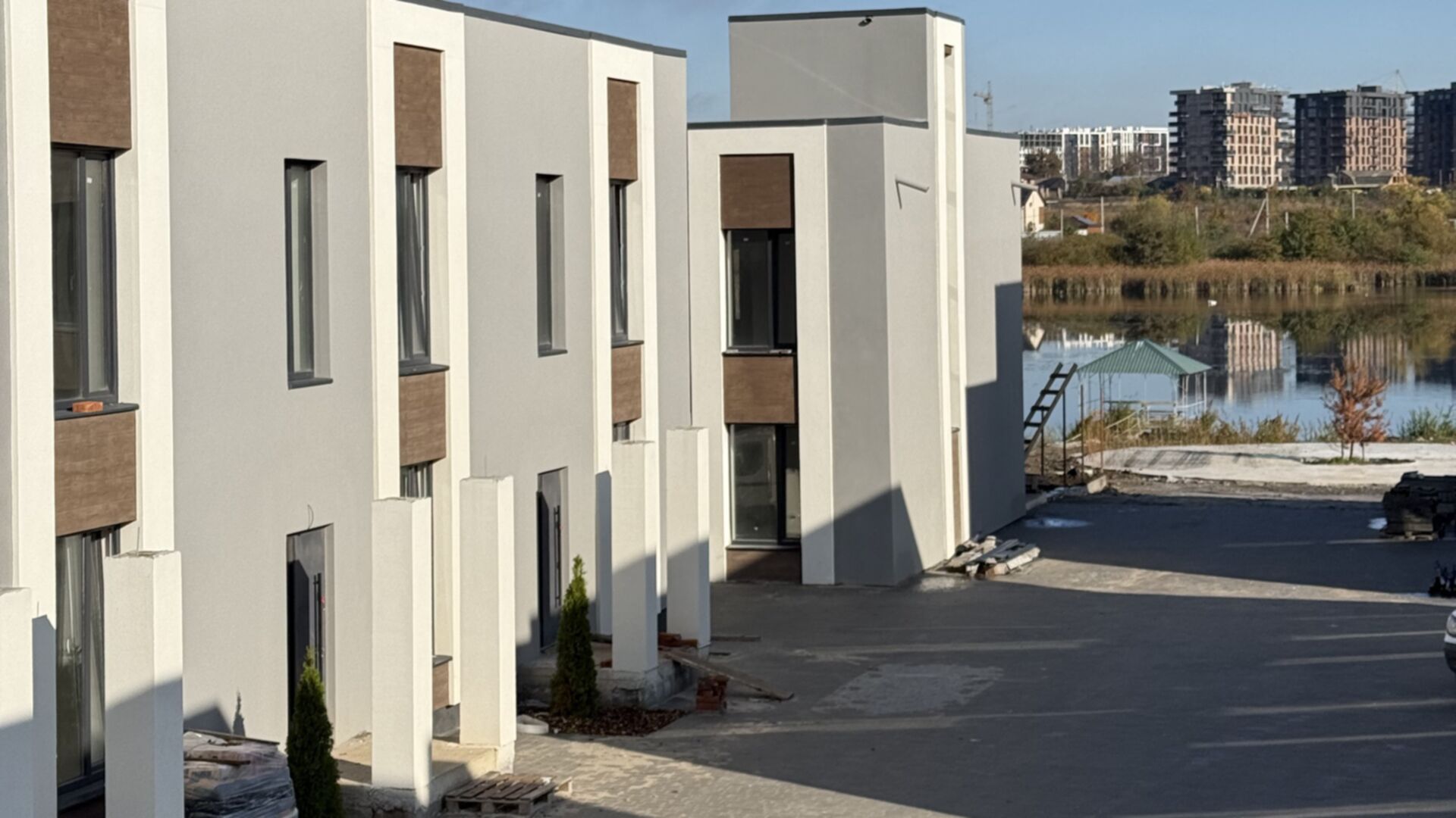 Станом на жовтень 2025 року Таунхаус The Lake хід будівництва фото 927245