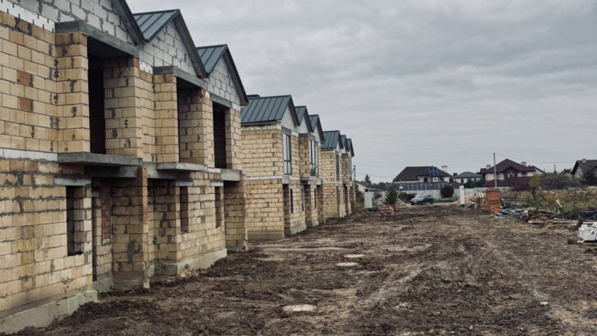 Таунхаус Сімейний маєток хід будівництва фото 931154