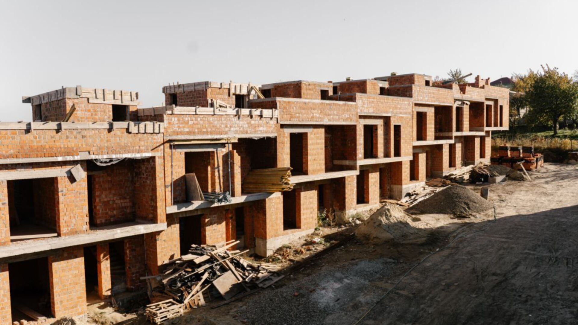 Таунхаус White Town ход строительства фото 936377