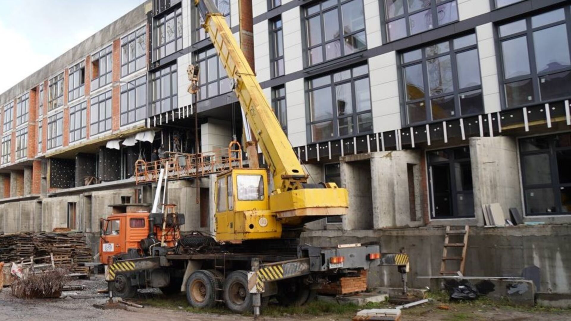 ЖК Luxberry lakes & forest хід будівництва фото 947237