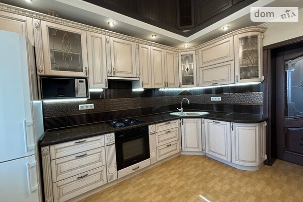 ЖК Дворецький