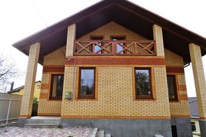 Продается дом на 2 этажа 210 кв. м с садом