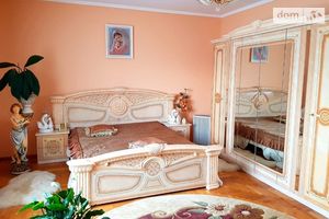 Продается дом на 2 этажа 380 кв. м с террасой