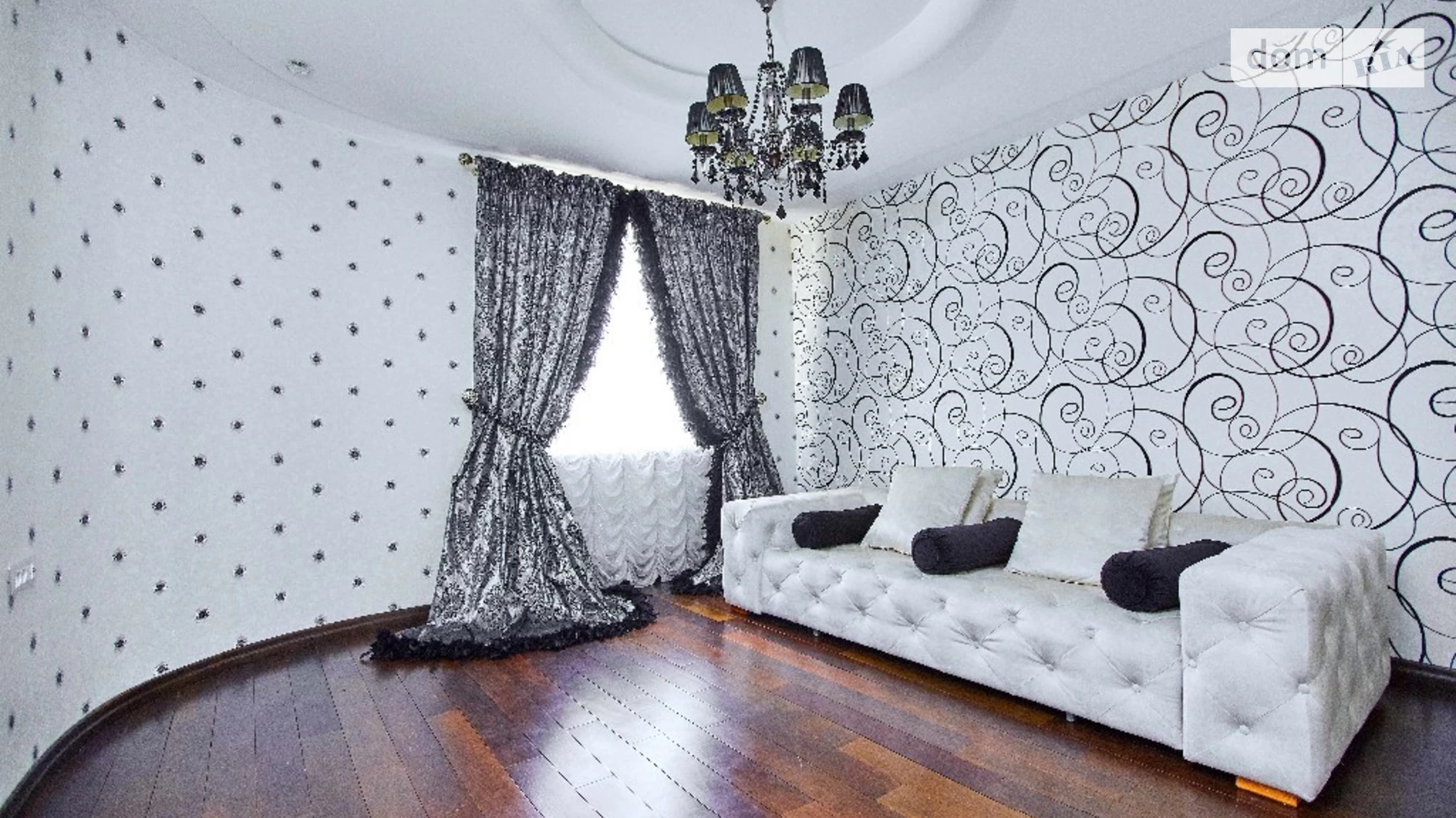 Продается 6-комнатная квартира 250 кв. м в Одессе, ул. Авдеева-Черноморского, 2Б