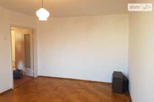 Продается 4-комнатная квартира 75 кв. м в Черткове