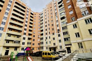 Продается 2-комнатная квартира 67 кв. м в Полтаве