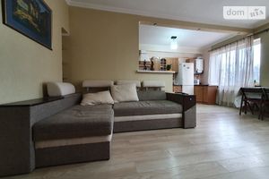 Продается 3-комнатная квартира 75 кв. м в Ужгороде