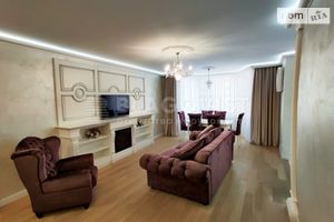 Продается 3-комнатная квартира 120 кв. м в Киеве