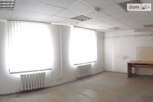 Здається в оренду офіс 314.8 кв. м в нежитловому приміщені в житловому будинку