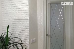 Продається 2-кімнатна квартира 75 кв. м у Одесі