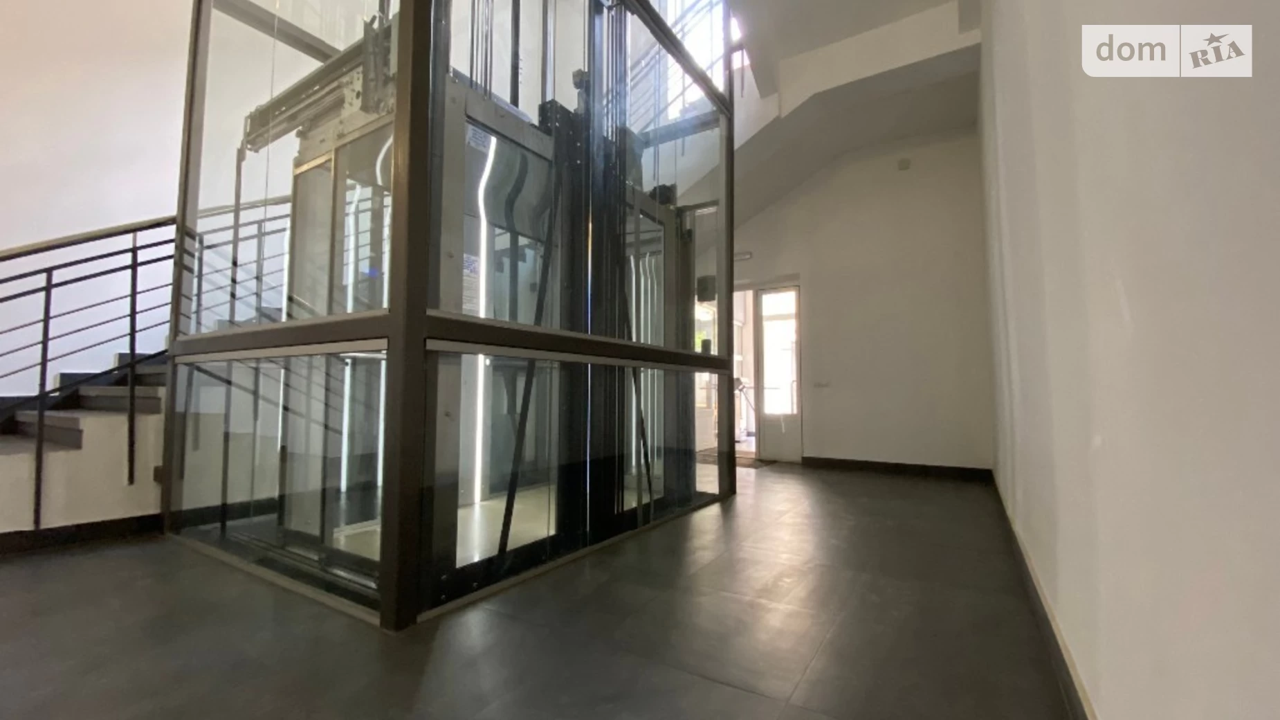 Сдается в аренду офис 800 кв. м в бизнес-центре, цена: 240000 грн - фото 5