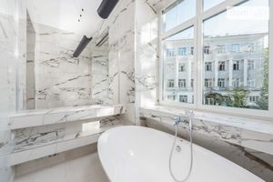 Сдается в аренду 3-комнатная квартира 170 кв. м в Киеве