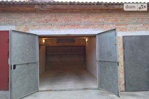 Продається окремий гараж під легкове авто на 20 кв. м
