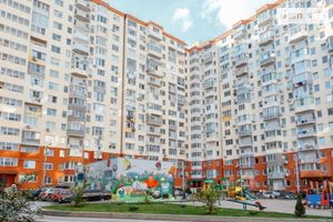 Продається 2-кімнатна квартира 82 кв. м у Одесі