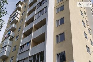 Продается 7-комнатная квартира 171.6 кв. м в Чернигове