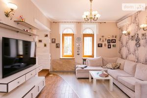 Продается 4-комнатная квартира 168 кв. м в Одессе